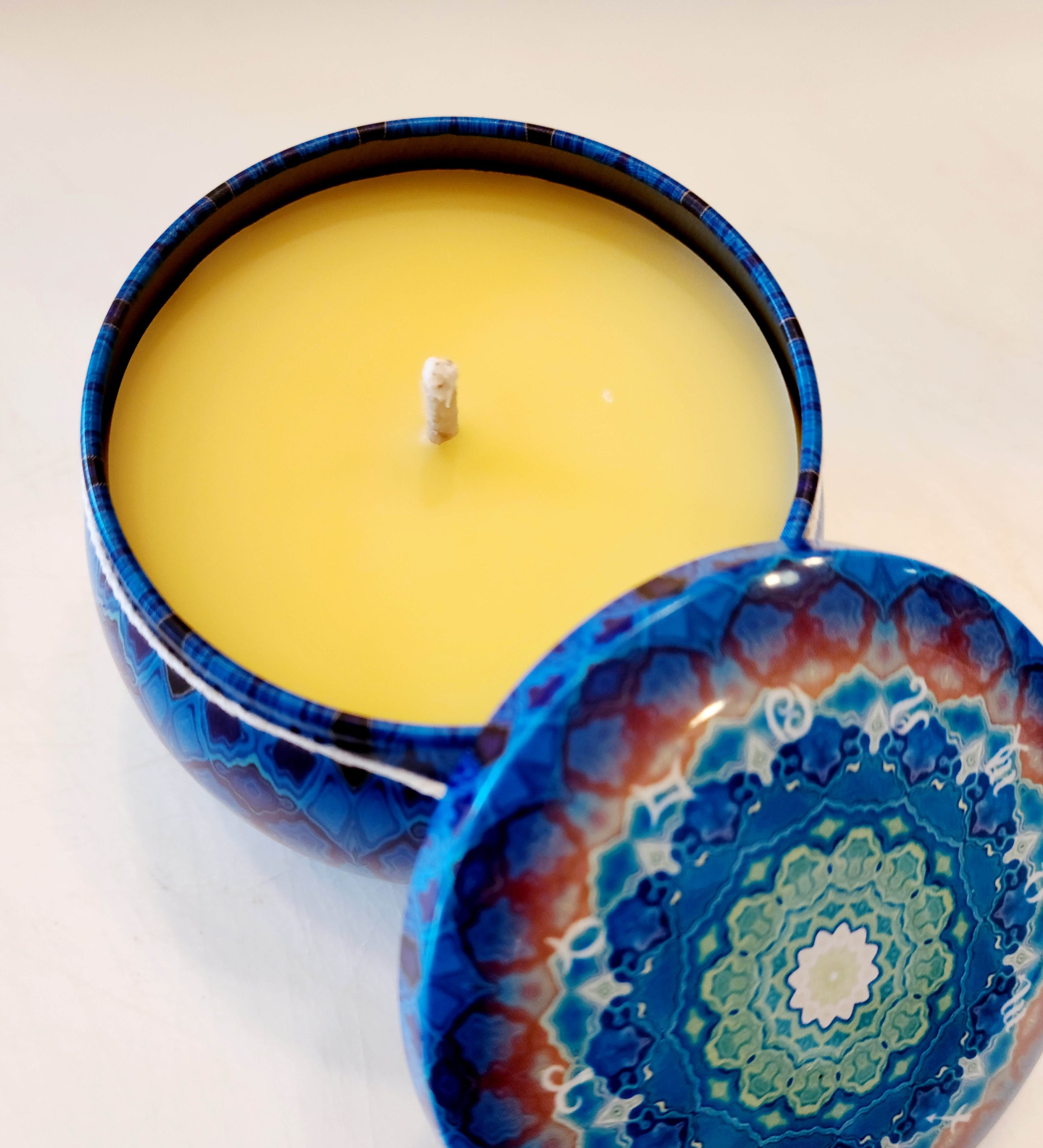 4 oz Candle Tin – Sassy Bee
